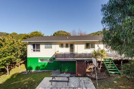 Photo of property in 28 Woolwich Close, Whitby, Porirua, 5024