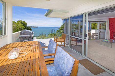 Photo of property in 989 Whangaparaoa Road, Tindalls Beach, Whangaparaoa, 0930