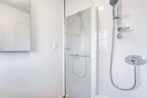 Photo of property in 1/22 Margaret Place, Milford, Auckland, 0620