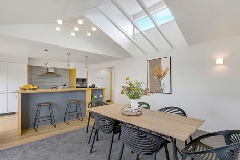 Photo of property in 10 Kahu Road, Paremata, Porirua, 5024