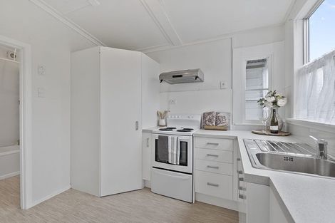 Photo of property in 22 Eynon Road, Morrinsville, 3300