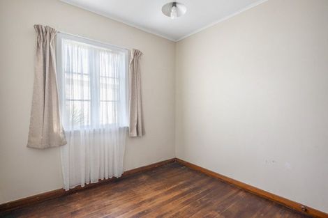 Photo of property in 2 Moorefield Road, Johnsonville, Wellington, 6037