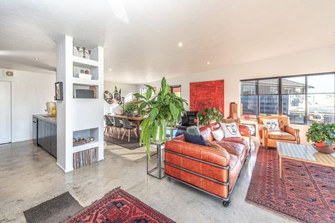 Photo of property in 21 Golf Vue Place, Castlecliff, Whanganui, 4501