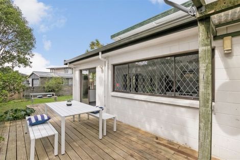 Photo of property in 8 Crompton Road, Massey, Auckland, 0614