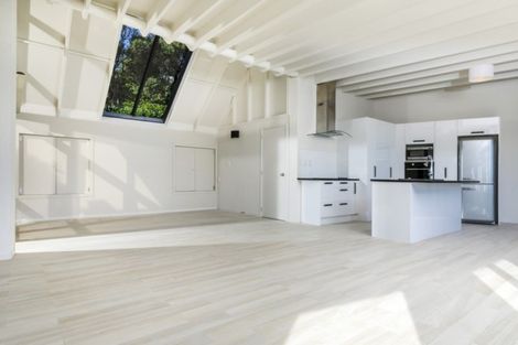 Photo of property in 40 Waitea Road, Muriwai, Waimauku, 0881