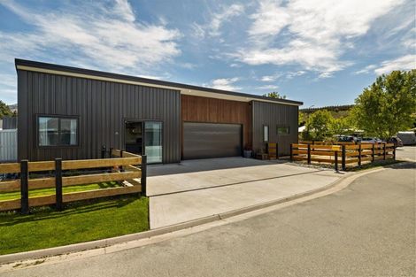 Photo of property in 2 Mulbury Way, Lower Shotover, Queenstown, 9304