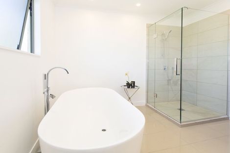 Photo of property in 989 Whangaparaoa Road, Tindalls Beach, Whangaparaoa, 0930