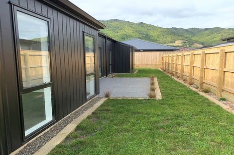 Photo of property in 74 Waipunahau Road, Waikanae, 5036