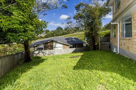 Photo of property in 44 Namsan Close, Fairview Heights, Auckland, 0632