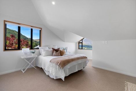 Photo of property in 19 Richards Park Lane, Fernhill, Queenstown, 9300