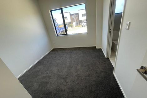 Photo of property in 18a Crestview Rise, Papakura, 2110