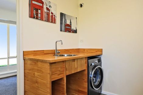 Photo of property in 28 Arataki Road, Havelock North, 4130