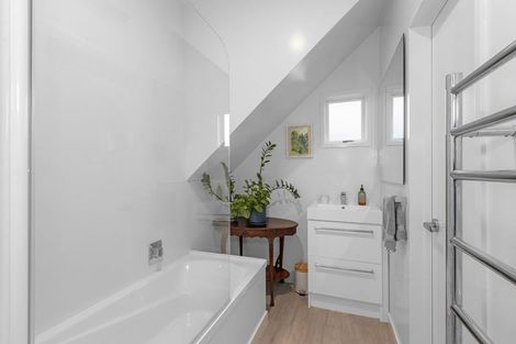 Photo of property in 87 Cannon Hill Crescent, Mount Pleasant, Christchurch, 8081