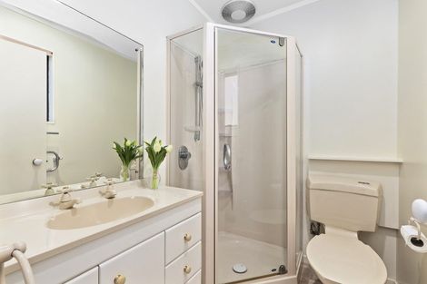 Photo of property in 2 Erskine Close, Island Bay, Wellington, 6023