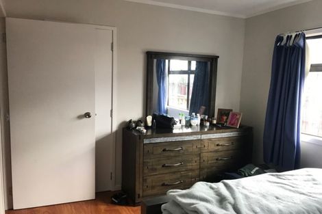 Photo of property in 2/47 Larnoch Road, Henderson, Auckland, 0610