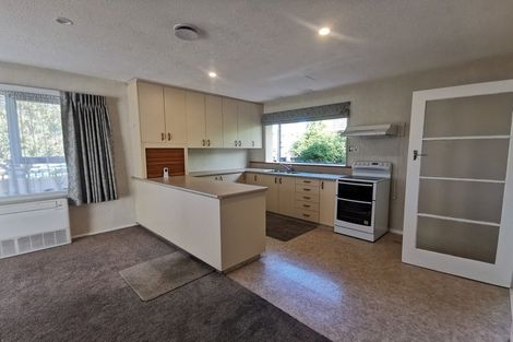 Photo of property in 2/11 Manor Place, Bryndwr, Christchurch, 8053