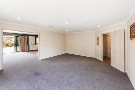 Photo of property in 12 Johnstone Drive, Fitzherbert, Palmerston North, 4410