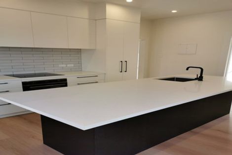 Photo of property in 4/141 Colwill Road, Massey, Auckland, 0614