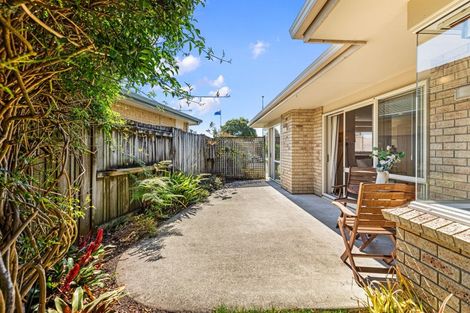 Photo of property in 18 The Gardens Drive, Papamoa Beach, Papamoa, 3118