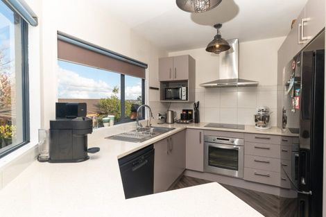 Photo of property in 2/120 Manuka Road, Bayview, Auckland, 0629