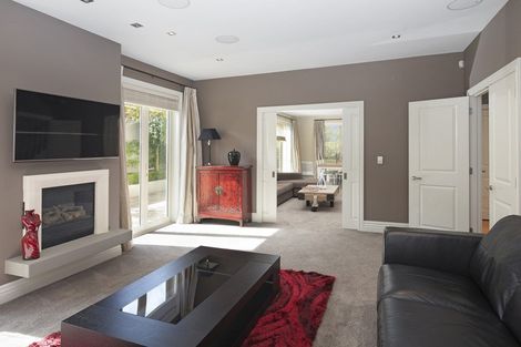 Photo of property in 103 Aikmans Road, Merivale, Christchurch, 8014