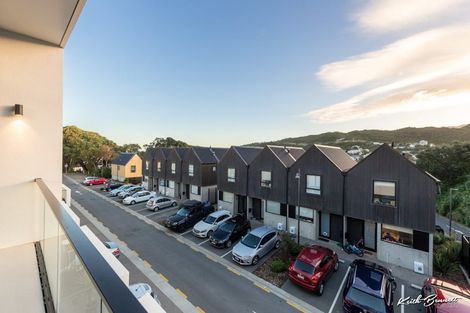Photo of property in 5 Jean Caldwell Way, Island Bay, Wellington, 6023