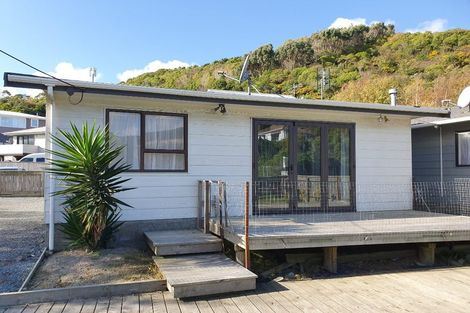 Photo of property in 55 Collins Avenue, Tawa, Wellington, 5028