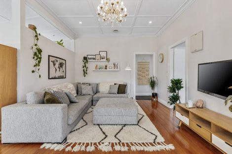 Photo of property in 2/221 Onewa Road, Birkenhead, Auckland, 0626