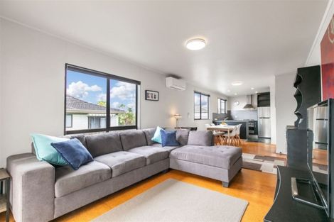 Photo of property in 2/9 Dalmatia Place, Henderson, Auckland, 0612
