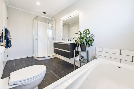 Photo of property in 28 Reuben Avenue, Rolleston, 7615