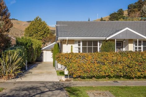 Photo of property in 5 Dalefield Drive, Cashmere, Christchurch, 8022