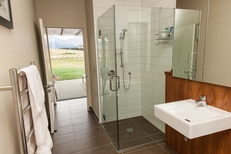 Photo of property in 26 Rannoch Drive, Jacks Point, Queenstown, 9371