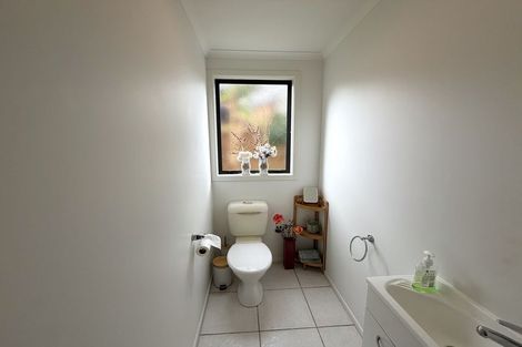 Photo of property in 29 Samara Place, Clendon Park, Auckland, 2103