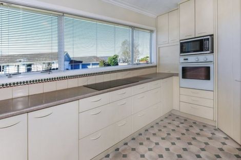 Photo of property in 17 Delaware Crescent, Russley, Christchurch, 8042