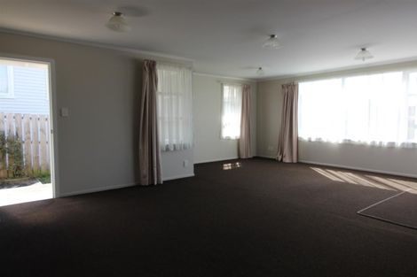 Photo of property in 30b Tiroroa Avenue, Te Atatu South, Auckland, 0610