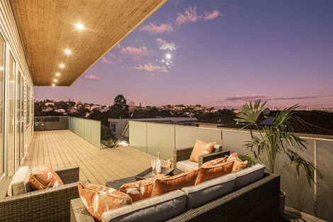 Photo of property in 50 Rawene Road, Birkenhead, Auckland, 0626