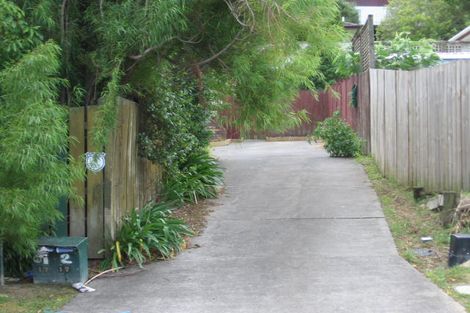 Photo of property in 2/17 Lambrown Drive, Totara Vale, Auckland, 0629