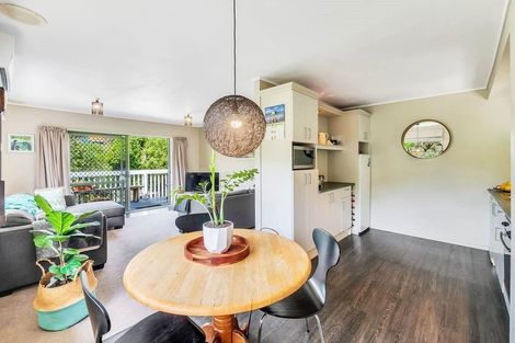 Photo of property in 44a Riserra Drive, Ranui, Auckland, 0612