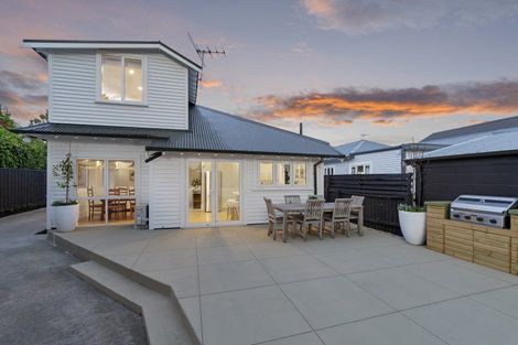 Photo of property in 17 Searells Road, Strowan, Christchurch, 8052