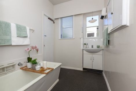 Photo of property in 26-28 Ruahine Street, Paraparaumu, 5032