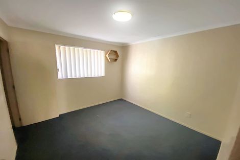 Photo of property in 10 Burton's Drive, Swanson, Auckland, 0614