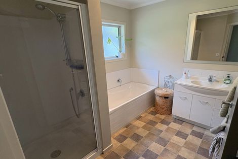 Photo of property in 24a Taylor Terrace, Tawa, Wellington, 5028