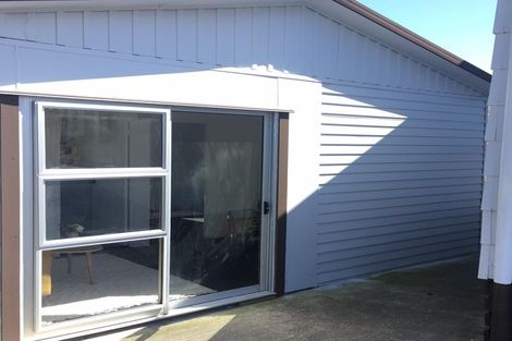 Photo of property in 19 Kennington Drive, Clendon Park, Auckland, 2103