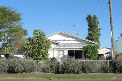 Photo of property in 43 De Lautour Road, Inner Kaiti, Gisborne, 4010