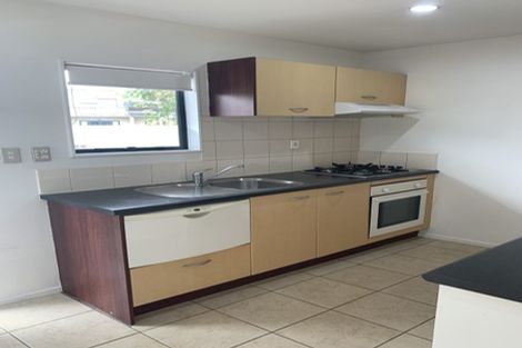 Photo of property in 98 Stanhope Road, Mount Wellington, Auckland, 1051