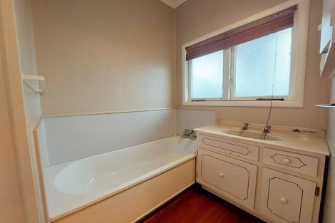 Photo of property in 42 Hillcrest Road, Hillcrest, Hamilton, 3216