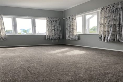 Photo of property in 32 Grove Road, Papakura, 2110