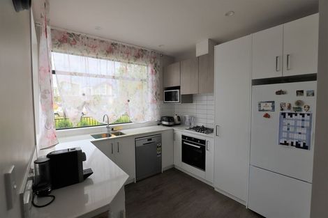 Photo of property in 48 Battalion Drive, Papakura, 2110