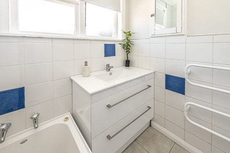 Photo of property in 10 Hadfield Crescent, College Estate, Whanganui, 4500