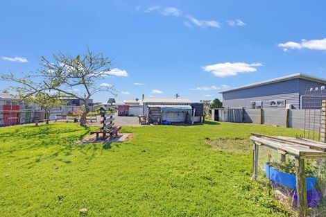Photo of property in 24 Linklater Avenue, Foxton Beach, Foxton, 4815